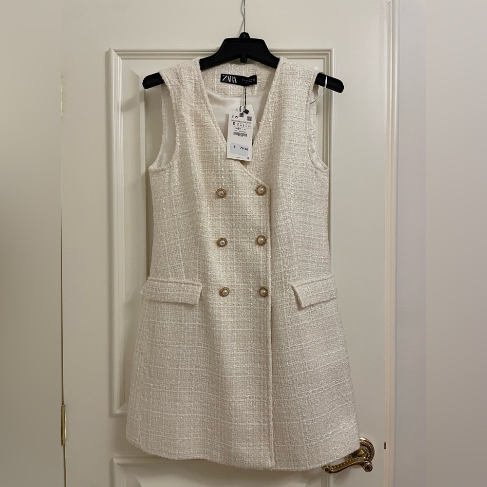 Zara Vest Pinafore White Cream Pearl Buttons Size small. With Tags